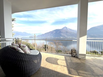 Holiday house White house - Lake view Villetta - Outdoor photo 9