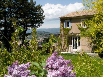 Holiday apartment with private garden in a country house - 200 APT in Apt - Holiday apartment