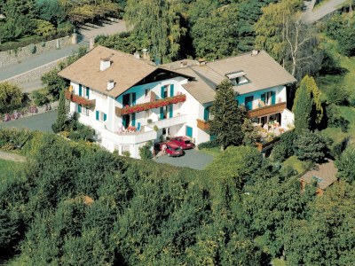 Holiday apartment Garni Sonnleiten in Dorf Tirol - Holiday apartment