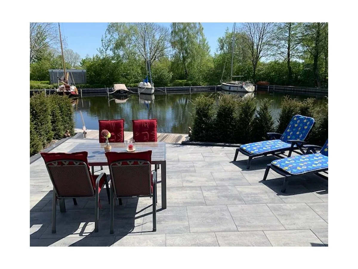 Holiday house In Lemmer with boat and 11m jetty