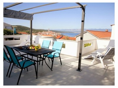 Holiday house Zlata – 3 Schlafzimmer, 50 m² große Terrasse mit Meerblick in Vrbnik - Holiday house