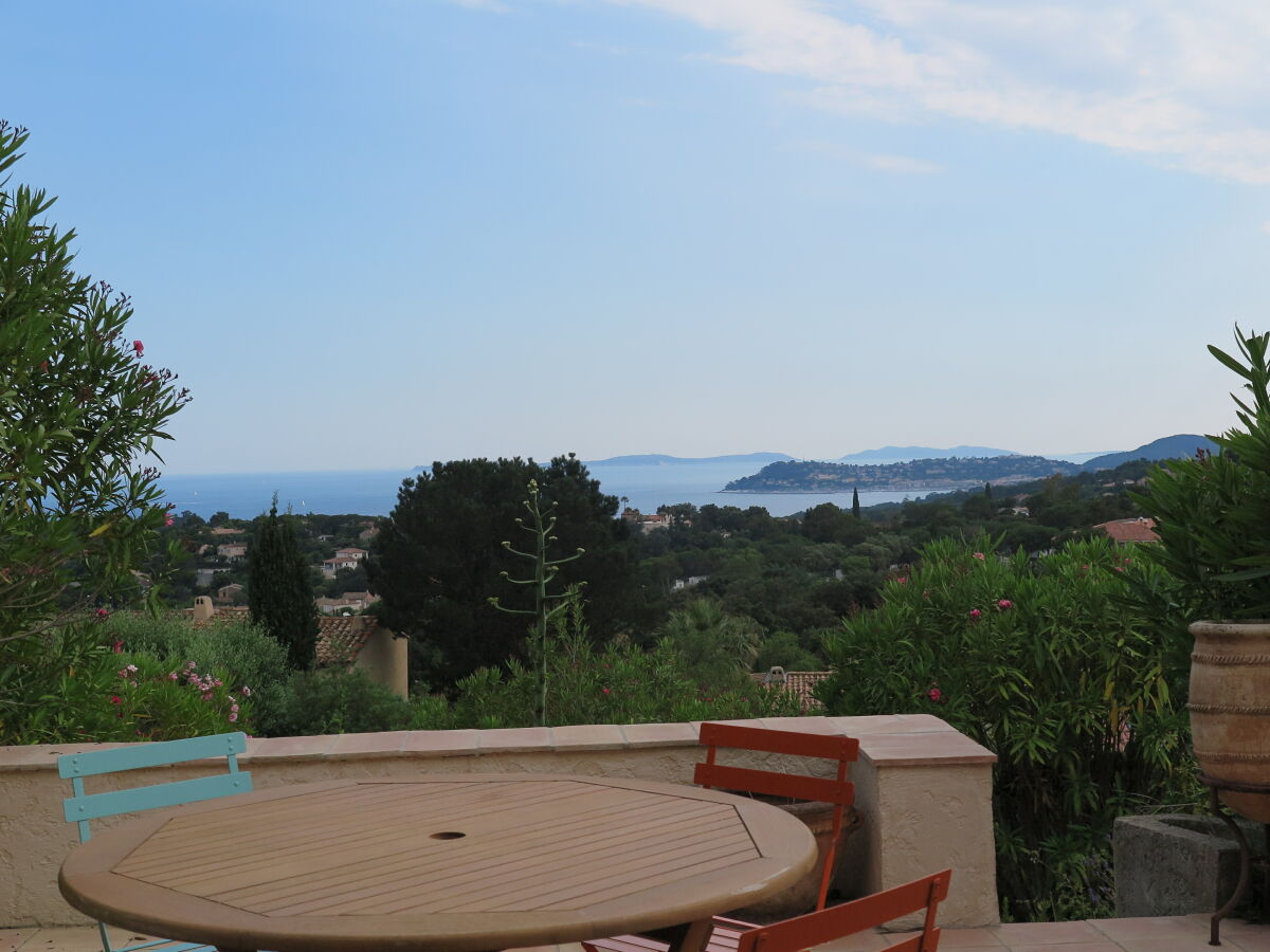 Holiday apartment H125 with pool and sea view
