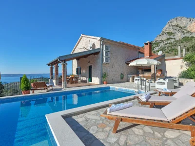 Holiday house Mia with pool in Zivogosce - Holiday house