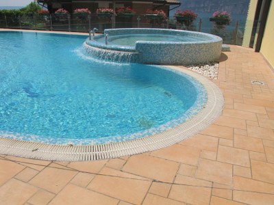Holiday apartment Margherita Studio Deluxe by the lake with pool - Outdoor photo 8