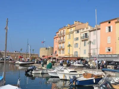 Holiday apartment Hameau des Claudins Les Pennes - Environment photo 19