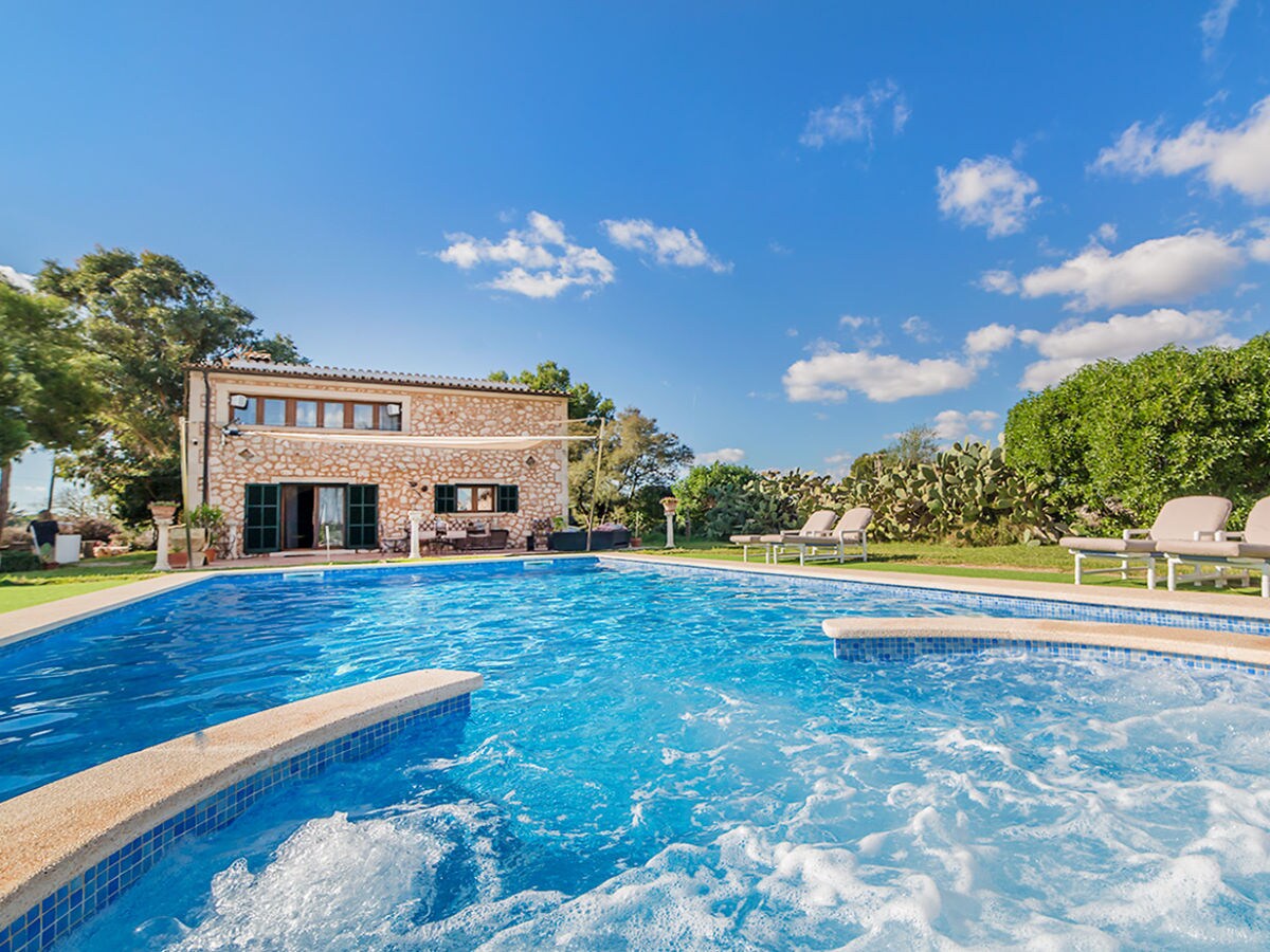 Villa Lounge Pool Villa Angela - WiFi - Jacuzzi - Close to Es Trenc Beach (1.4km)