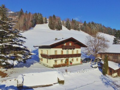 Apartment Apartment in Taxenbach near Ski Lift - Outdoor photo 3