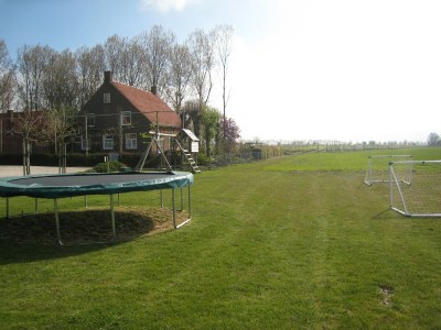 caravan Holiday Home in Zuidzande with Sauna - Outdoor photo 37