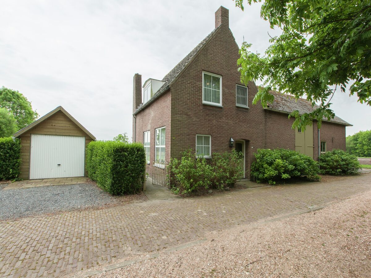 Farmhouse from the Zealand coast and 20km from Brugge!