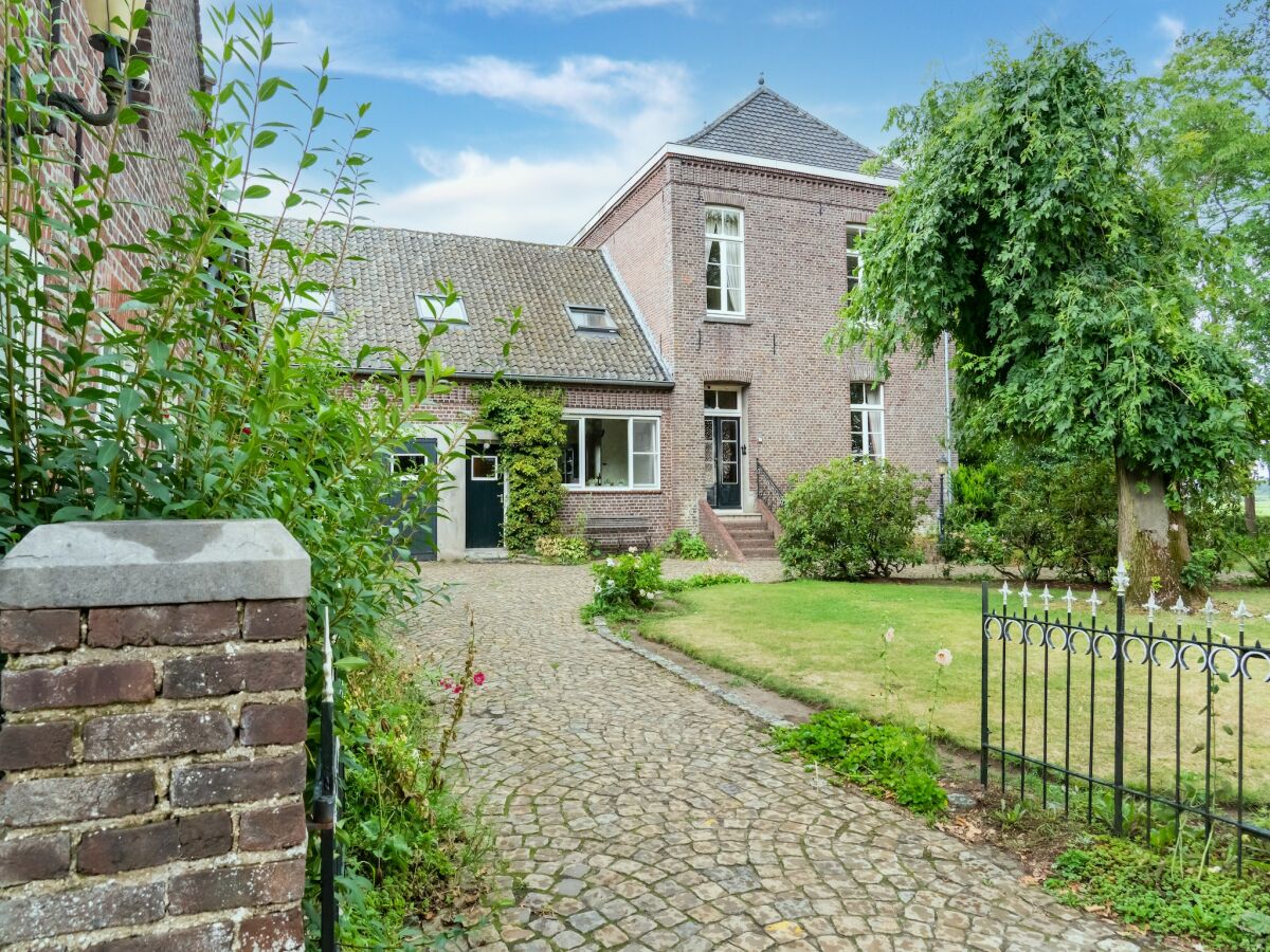 Cottage Limburgisches Herrenhaus mit Spa in Waldnähe