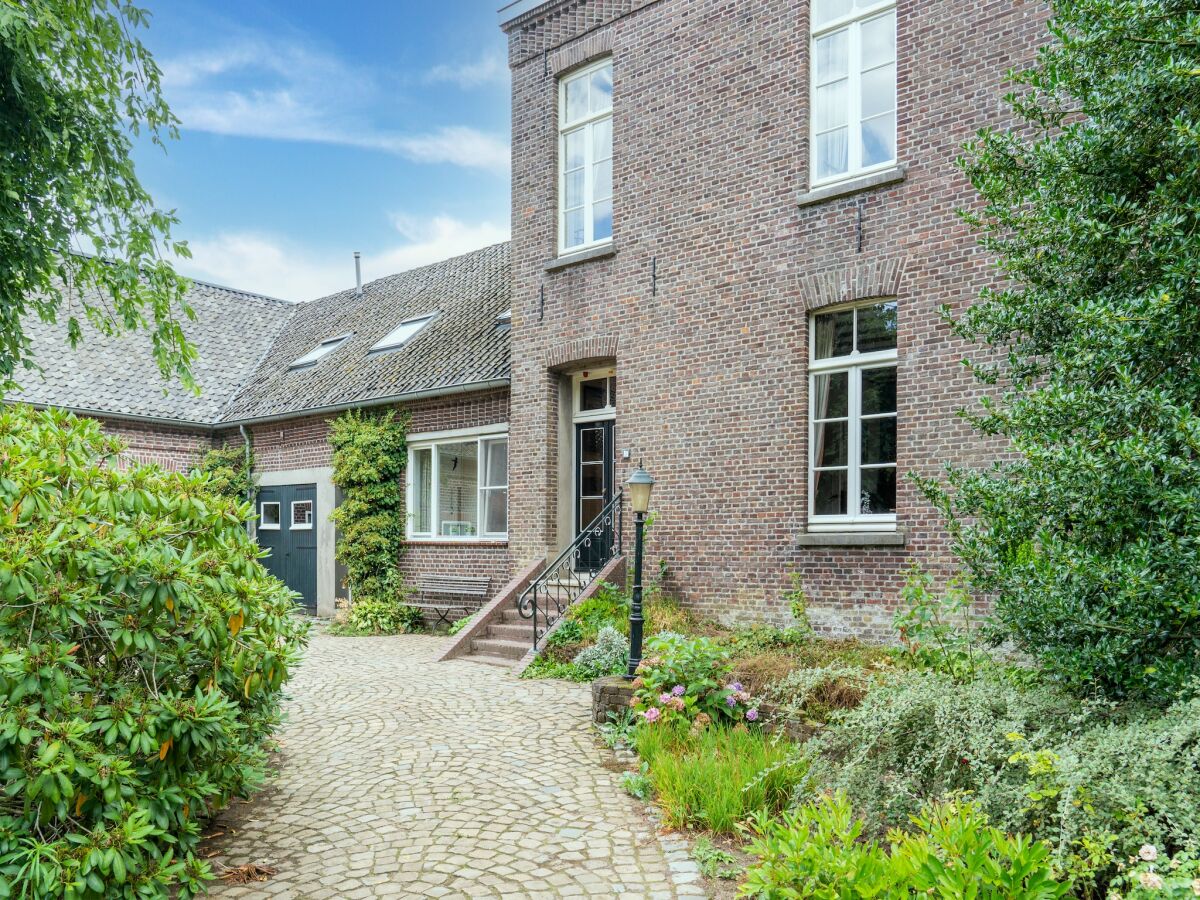 Cottage Limburgisches Herrenhaus mit Spa in Waldnähe - Outdoor photo 2