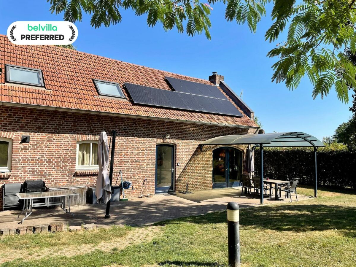 Farmhouse Coachman's House near Roermond with Garden