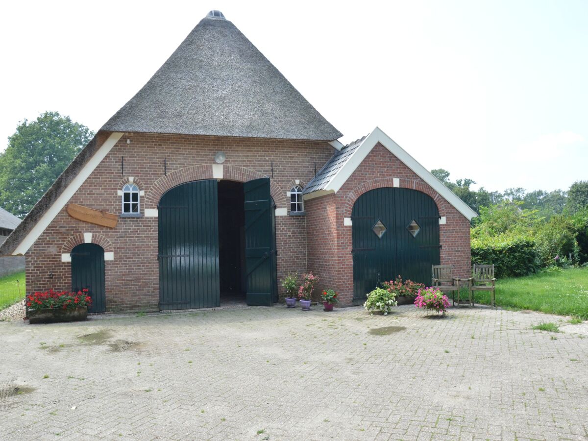 Farmhouse Romantic Farmhouse Escape - Outdoor photo 5