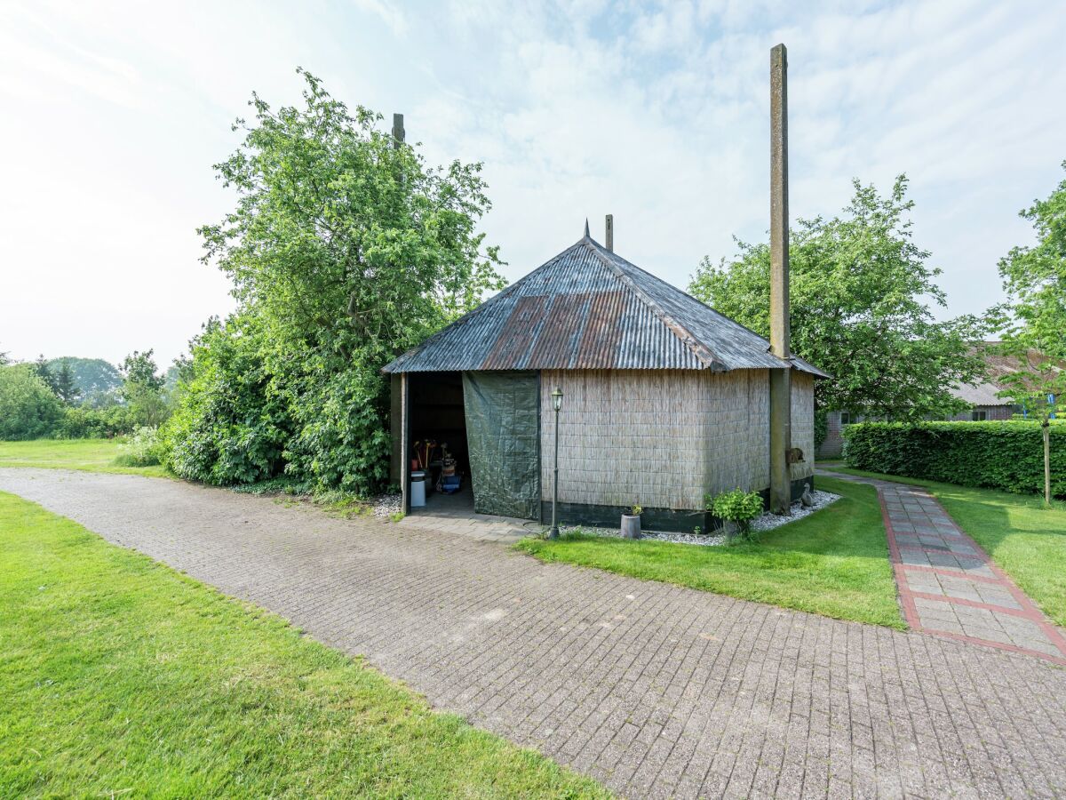 Farmhouse Bauernhaus in Rheeze am Wald für 20 Von Belvilla - Outdoor photo 5