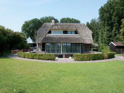 Cottage Mansion in Nijensleek with Sauna & Garden - Outdoor photo 8