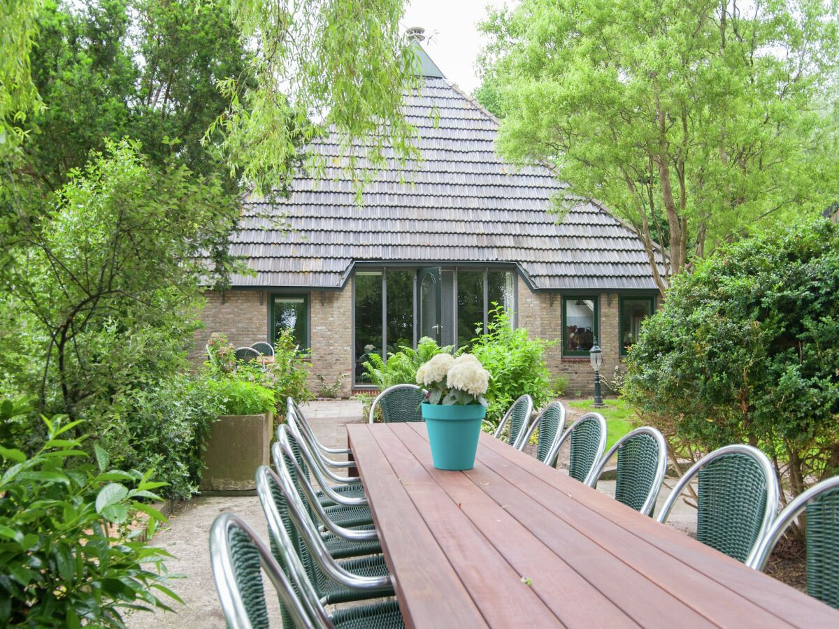 Farmhouse Farmhouse in Waskemeer with Large Garden