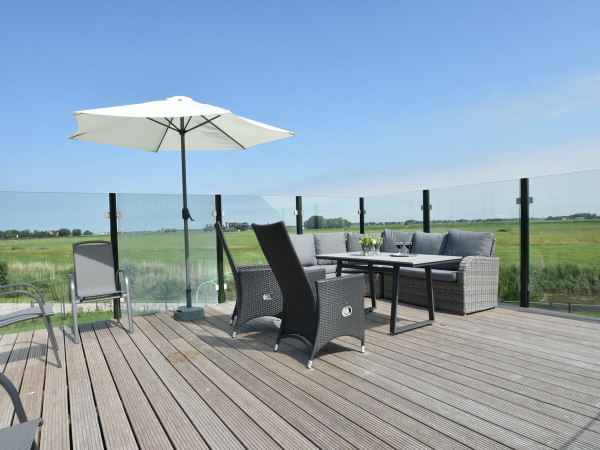 Farmhouse Farm located in a beautiful area of Friesland
