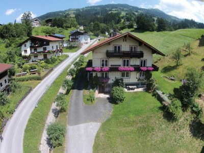 Apartment Chalet in Hopfgarten am Skilift - Outdoor photo 3