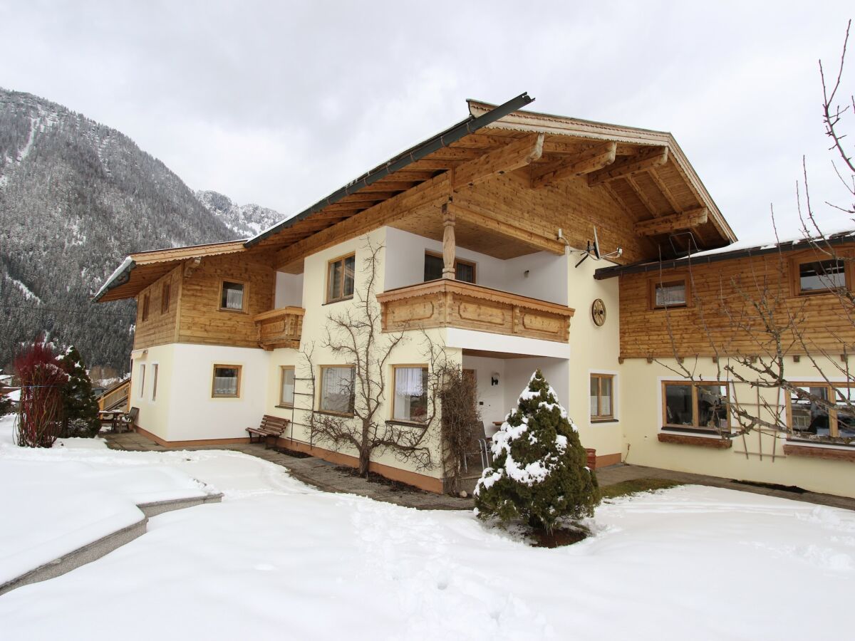 Apartment Apartment in Waidring near Ski Slopes - Outdoor photo 2