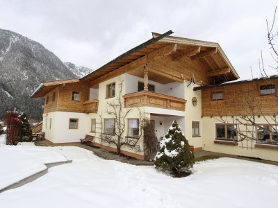 Apartment Apartment in Waidring near Ski Slopes - Outdoor photo 2