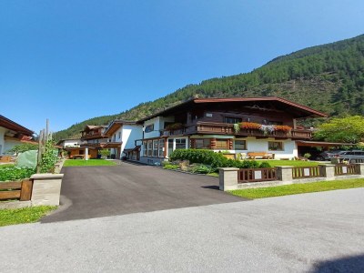 Apartment Apartment in Ski Paradise near Trails in Laengenfeld - Apartment
