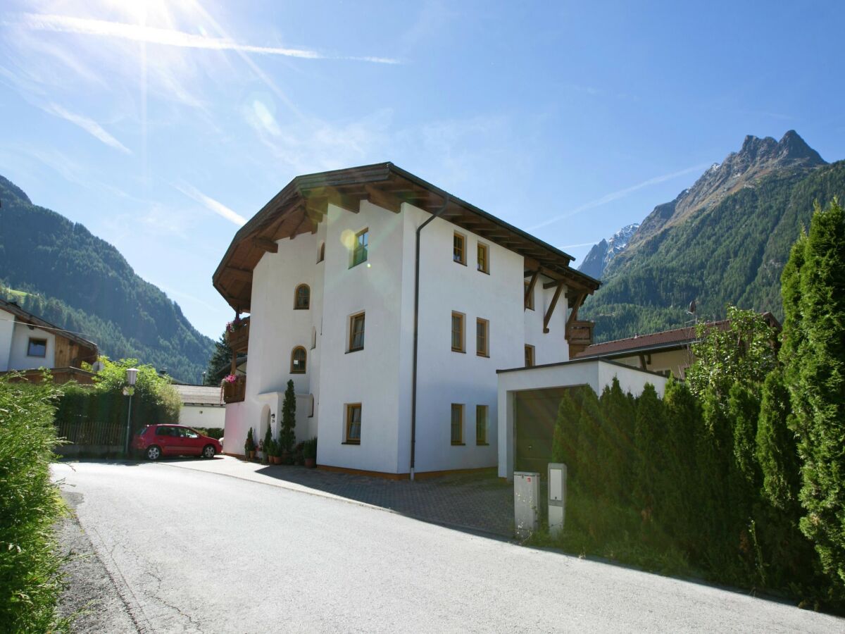 Apartment Apartment in Längenfeld near Ski Slopes