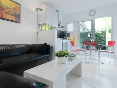 Holiday house Beautiful Holiday Home near Lawn Bowling in Krabbendam - Features photo 9