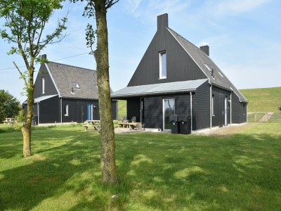 Villa Detached villa on the Zeedijk with view in Koehool - Villa