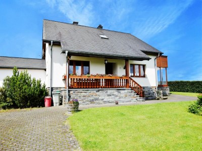 Holiday house Ferienhaus in Schönberg mit Whirlpool in Snowy Eifel - Holiday house