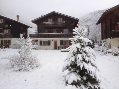 Apartment Chalet in Fieschertal with Stunning Views - Outdoor photo 3