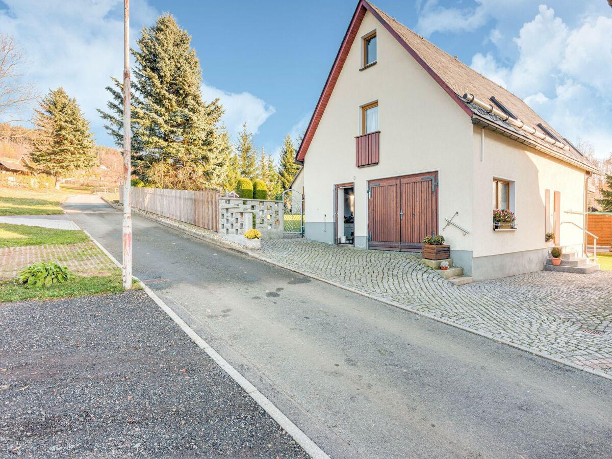 Holiday house Ferienwohnung im Naturpark Erzgebirge - Outdoor photo 2