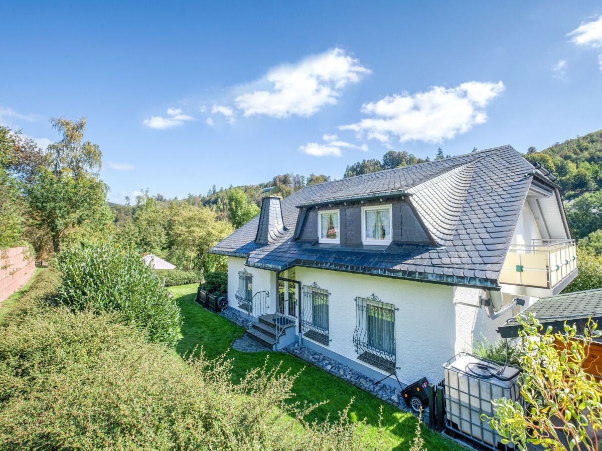 Apartment Moderne Ferienwohnung am Wald in Schwalefeld - Outdoor photo 4