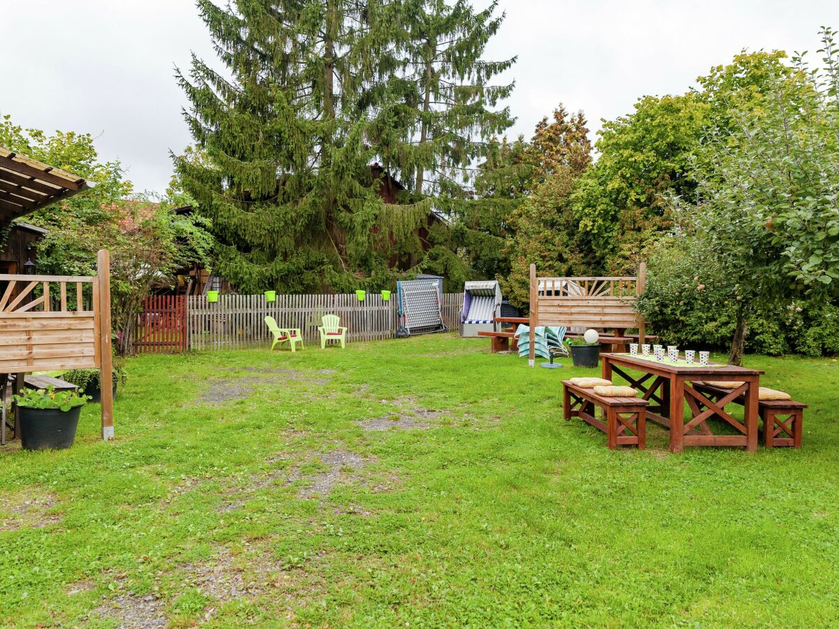 Holiday house hundefreundliches Gruppenhaus in Hessen mit Garten - Outdoor photo 4