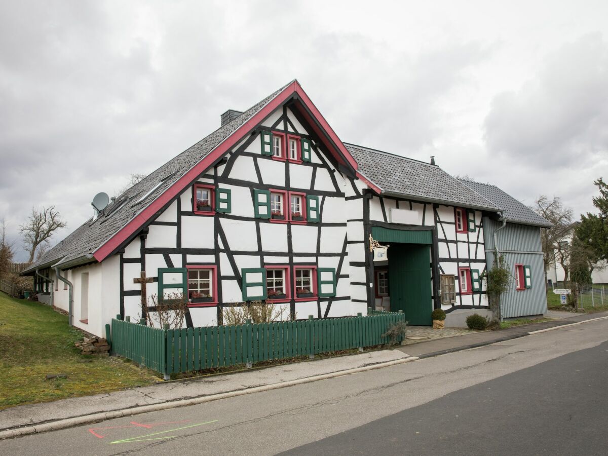Apartment Modernes Apartment mit Parkplatz in der Eifel