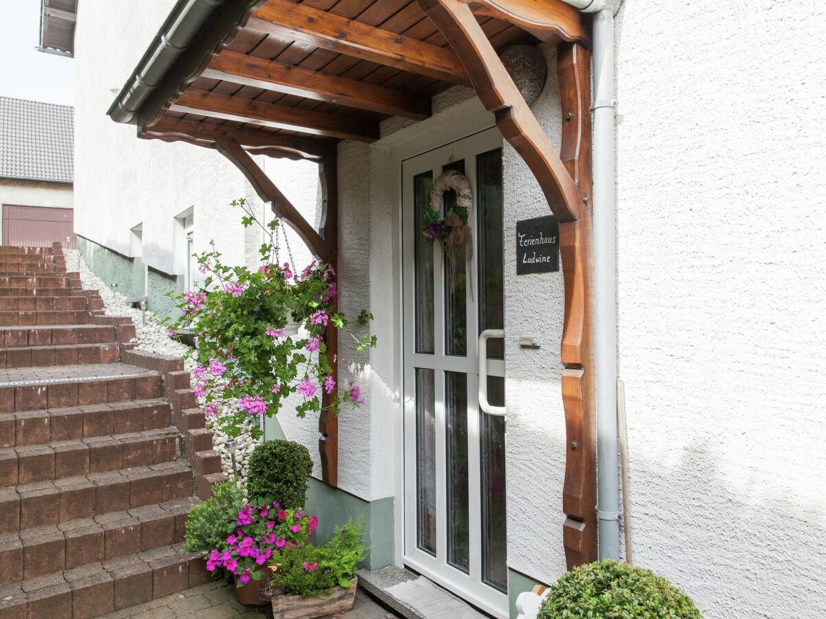 Apartment Attraktive Wohnung in Bettenfeld mit Garten - Outdoor photo 2