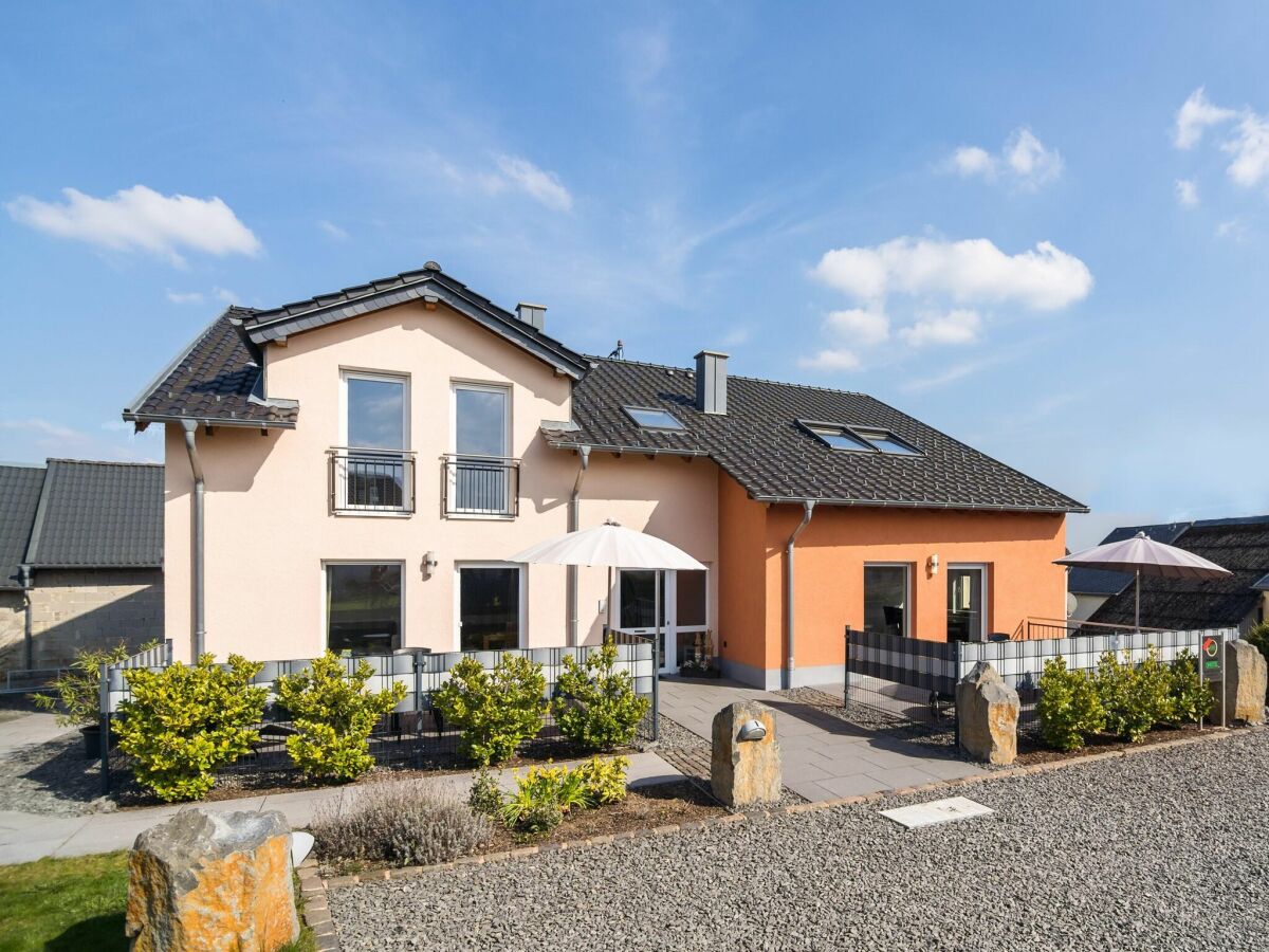 Holiday house Ferienhaus mit Terrasse nahe vulkanischen Seen