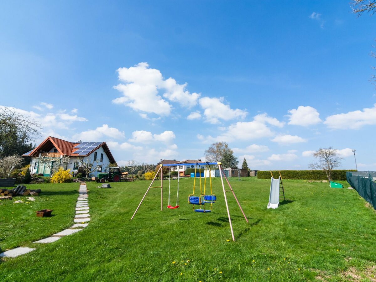 Holiday house Ferienhaus mit Terrasse nahe vulkanischen Seen - Outdoor photo 4
