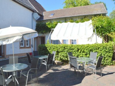 Apartment Gemütliche Wohnung mit Terrasse in Meisburg - Outdoor photo 8