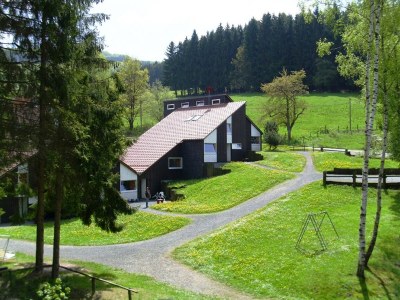 Holiday house Charmantes Ferienhaus in Skigebietsnähe - Outdoor photo 13
