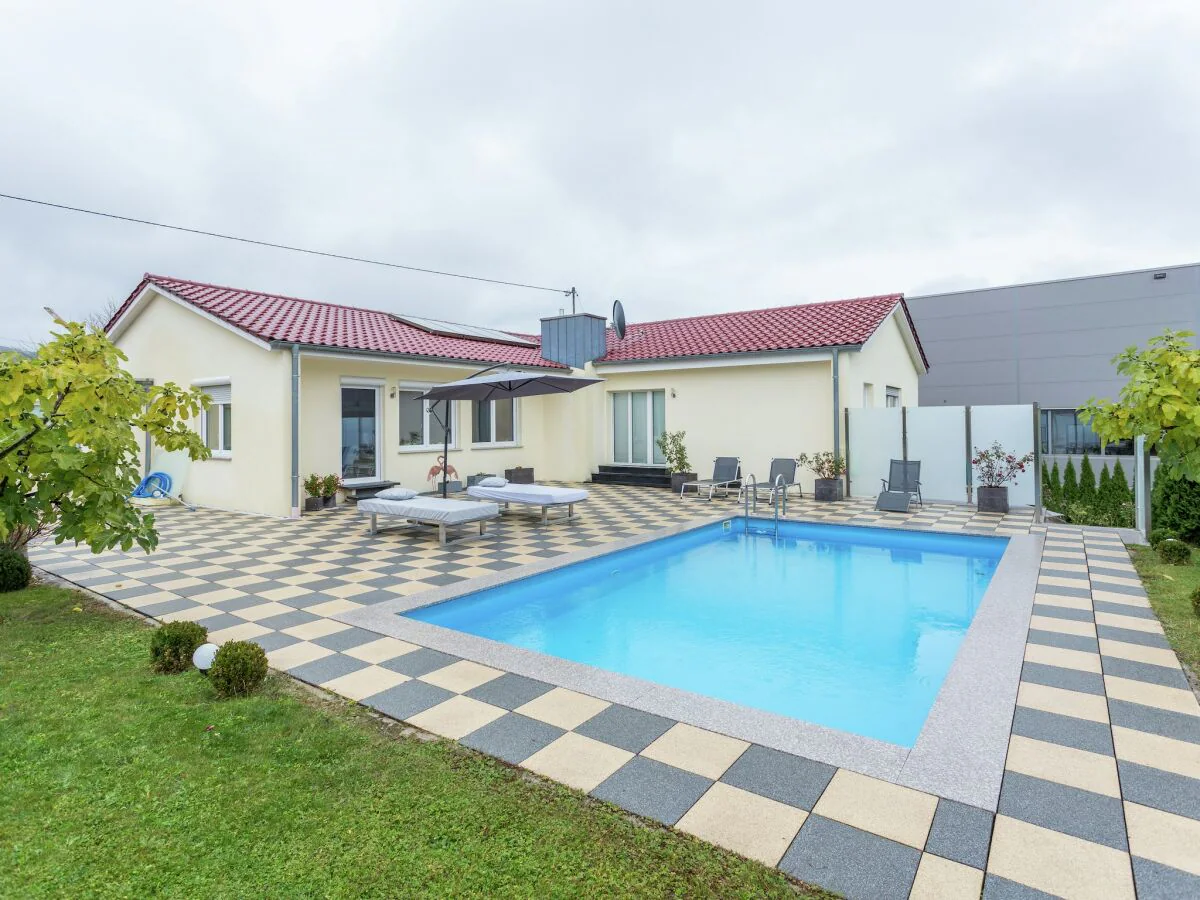 Apartment Ferienhaus in Markdorf mit Pool