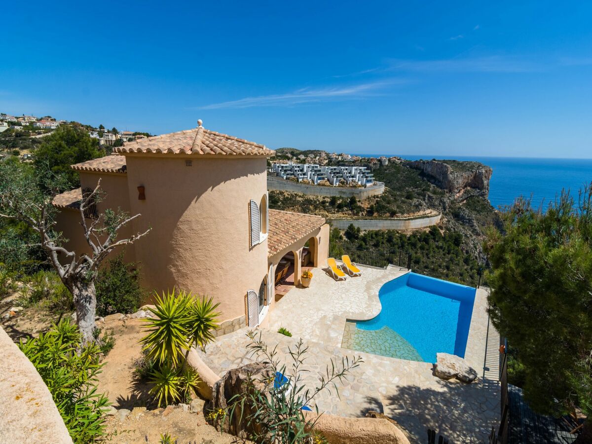 Villa Villa with Sea Breeze Charm - Outdoor photo 3