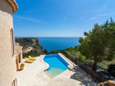 Villa Villa with Sea Breeze Charm - Outdoor photo 2