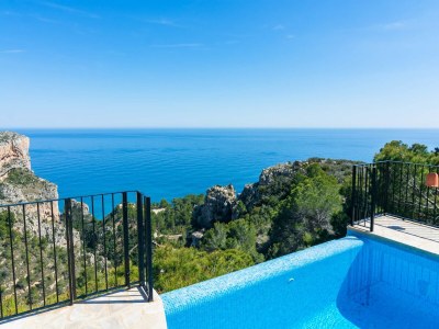 Villa Villa with Sea Breeze Charm - Outdoor photo 5