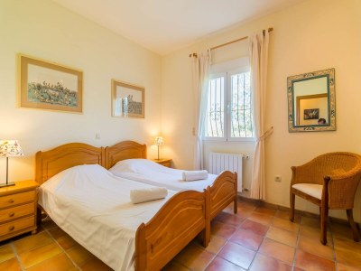 Villa Villa with Sea Breeze Charm - Features photo 12