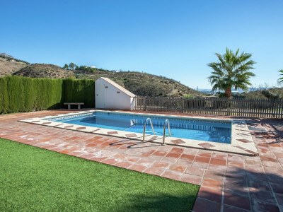 Holiday house Spacious Cottage with Pool - Outdoor photo 2