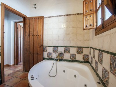 Holiday house Spacious Cottage with Pool - Features photo 17