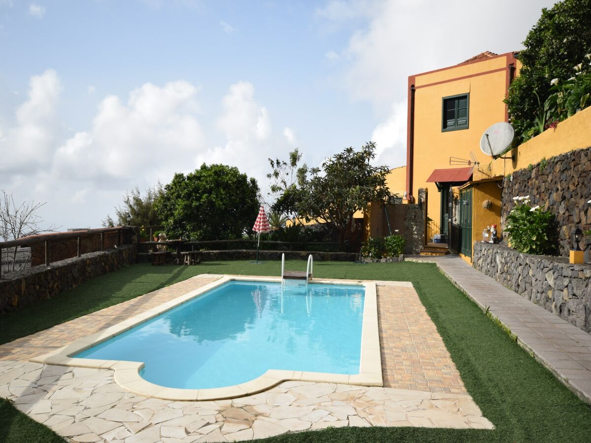 Holiday house Höhlenhaus in Teneriffa mit Pool und Strand