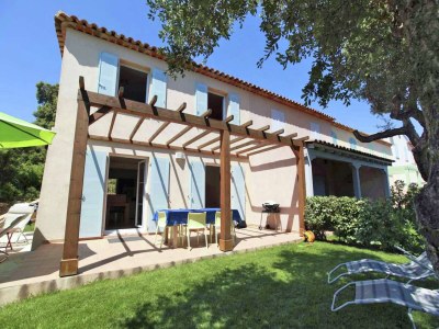 Holiday house Familienfreundliche Villa mit Pool - Outdoor photo 14