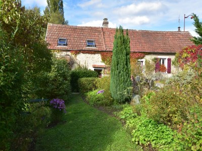 Holiday house Charming Gîte in France for a Private Getaway in Mézy-Moulins - Holiday house