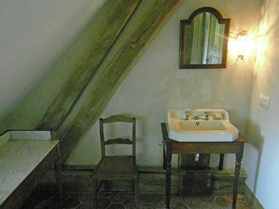 Castle Schloss in Le Veurdre am Wald und Fluss - Features photo 31